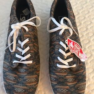 NWT VANS - Womens size 11